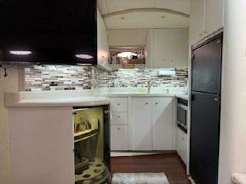 1998 Cruisers Yachts 4270