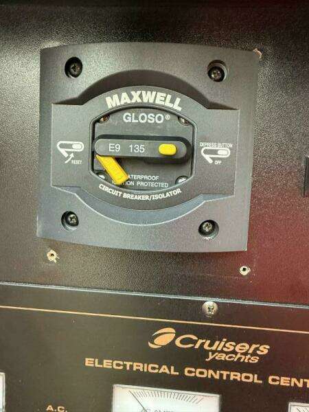 2001 Cruisers 3672 Express