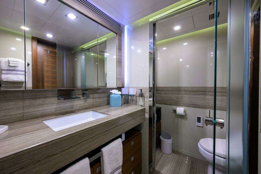 Guest Head- Forward Port