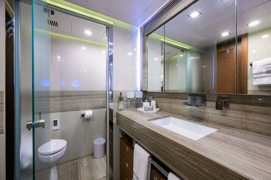 Guest Head- Lower Port