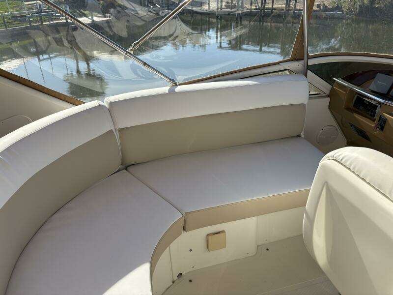 Flybridge seating
