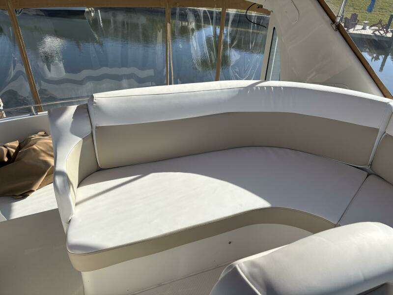 Flybridge seating 