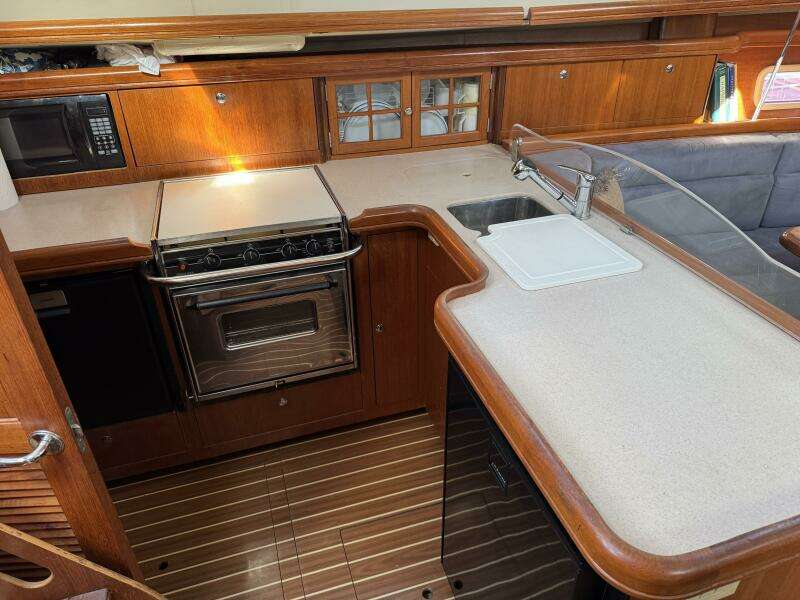 2007 Hunter Deck Salon