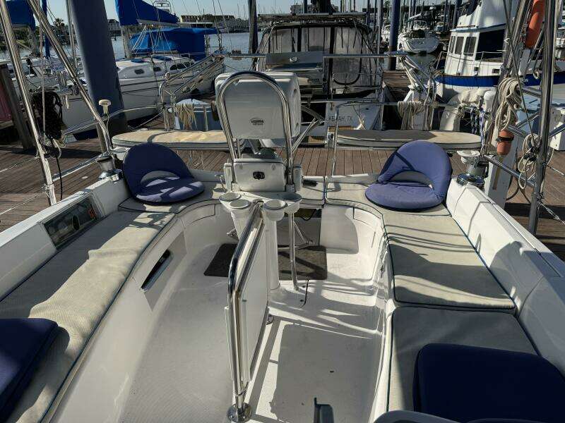2007 Hunter Deck Salon