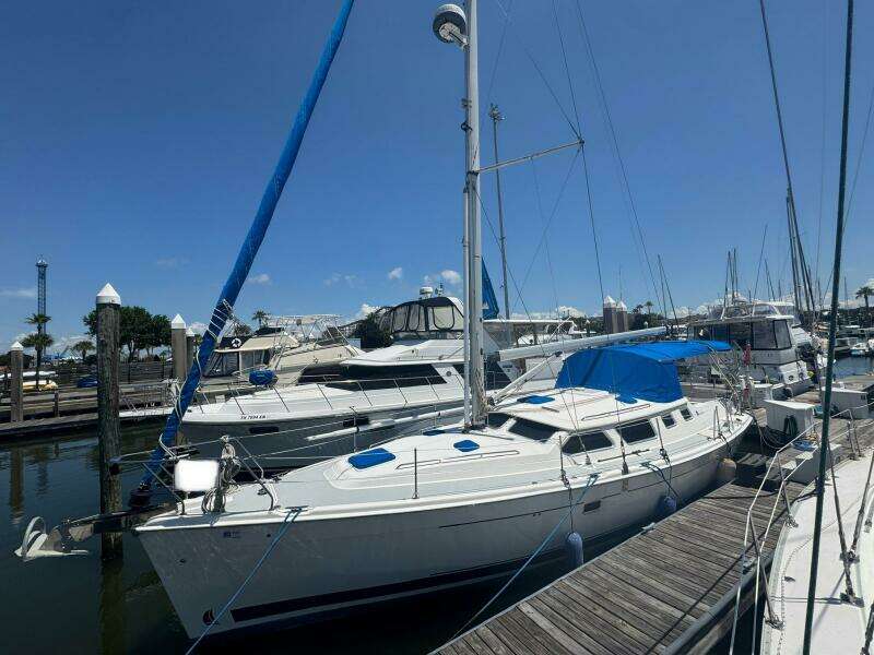 2007 Hunter Deck Salon