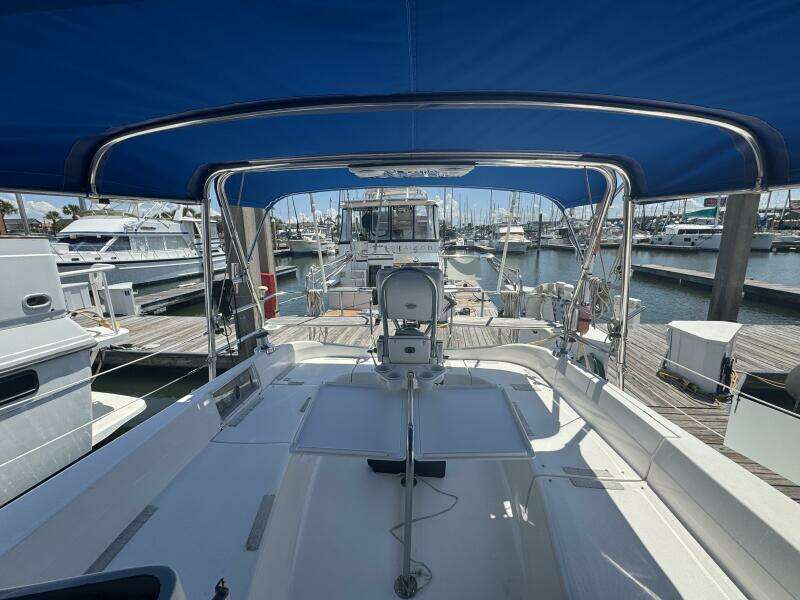 2007 Hunter Deck Salon