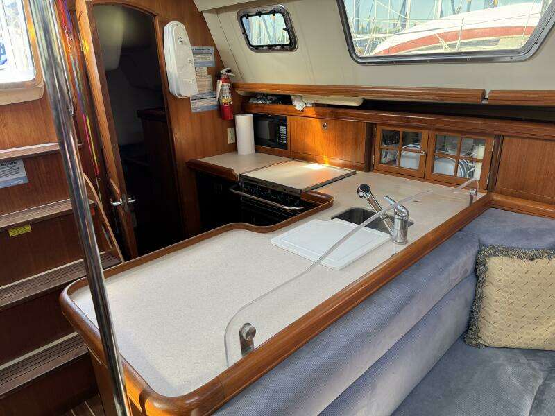 2007 Hunter Deck Salon