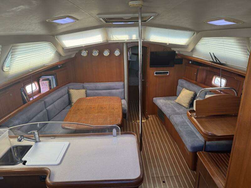 2007 Hunter Deck Salon