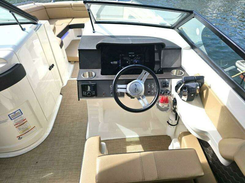 2018 Sea Ray 290 SDX