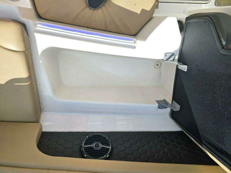 2018 Sea Ray 290 SDX