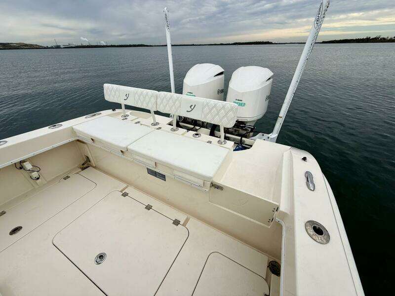 2019 Young Boats 27 - Stern