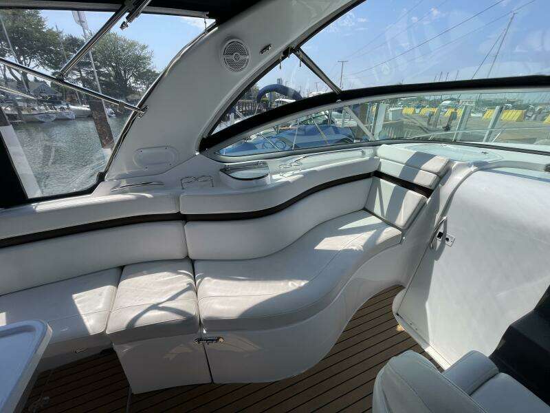 2013 Rinker 310 Express Cruiser