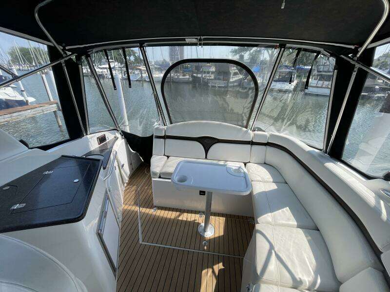 2013 Rinker 310 Express Cruiser