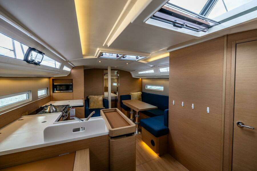 2022 Jeanneau Sun Odyssey 410