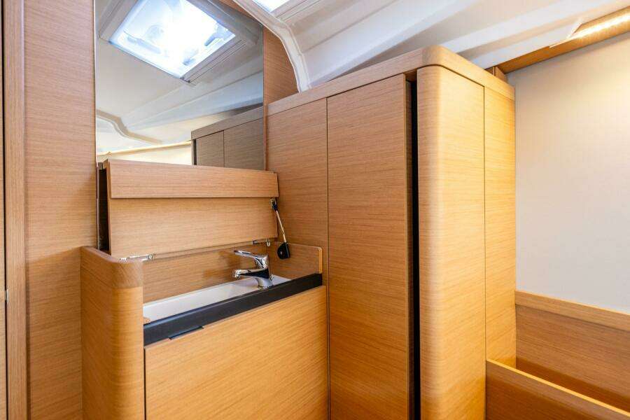 2022 Jeanneau Sun Odyssey 410