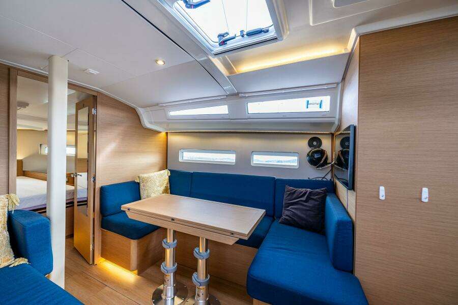 2022 Jeanneau Sun Odyssey 410