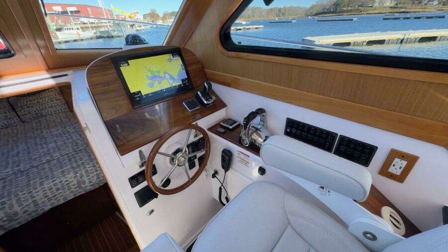 2022 True North 34 Outboard Express