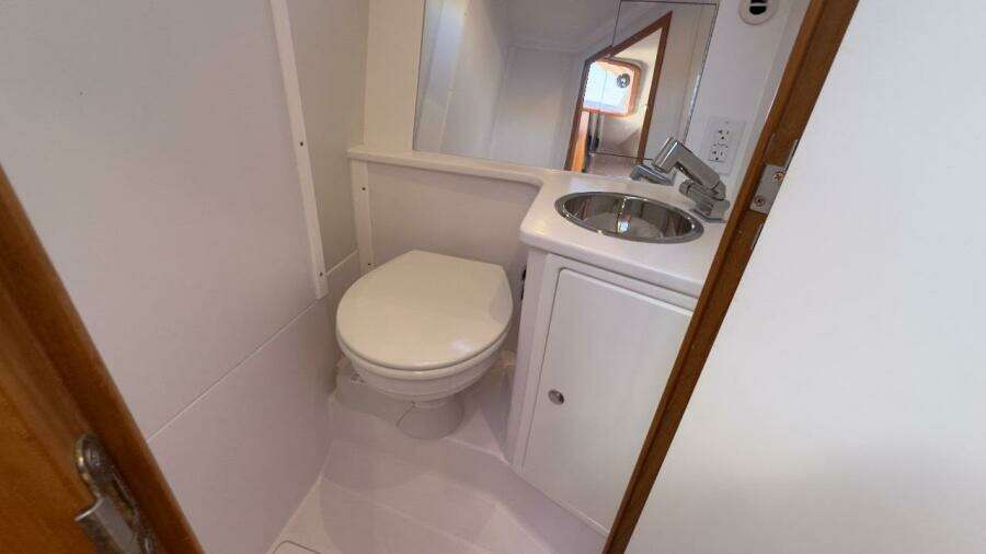 2022 True North 34 Outboard Express