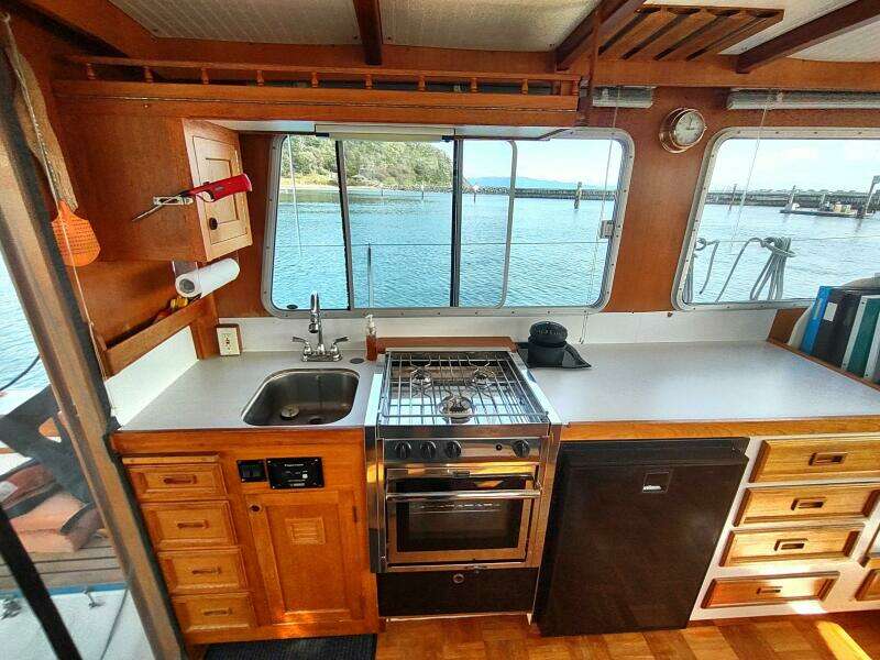 1981 Cheoy Lee 35 Sedan Trawler