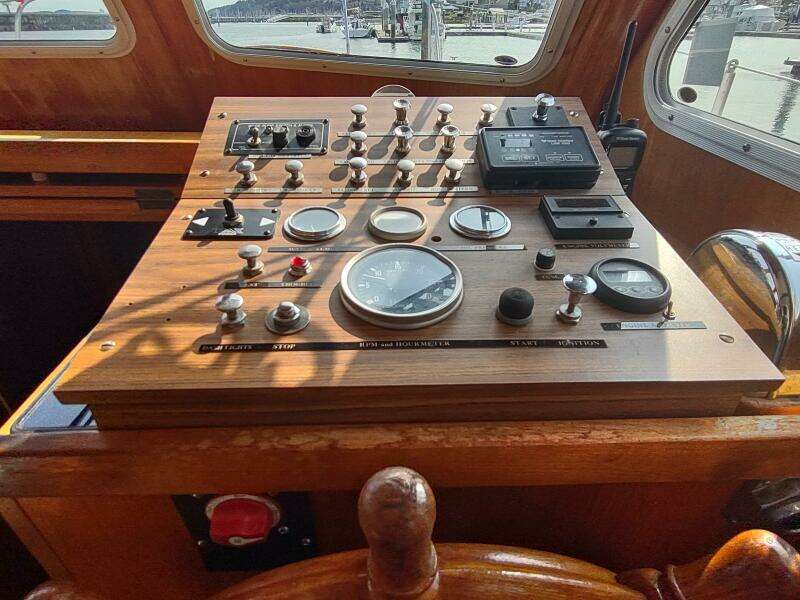 1981 Cheoy Lee 35 Sedan Trawler