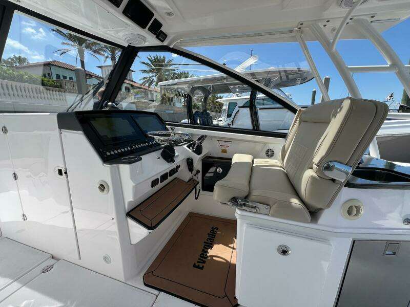 2019 Everglades 340 Dual Console- Helm 