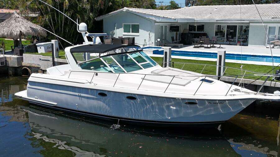 1998 Tiara Yachts 3500 Express
