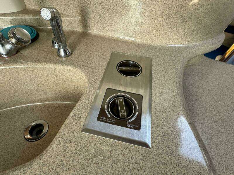 1997 Sea Ray 450 Sundancer