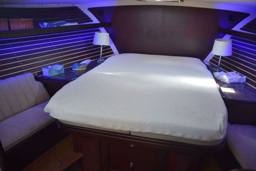 Queen Centerline Berth  