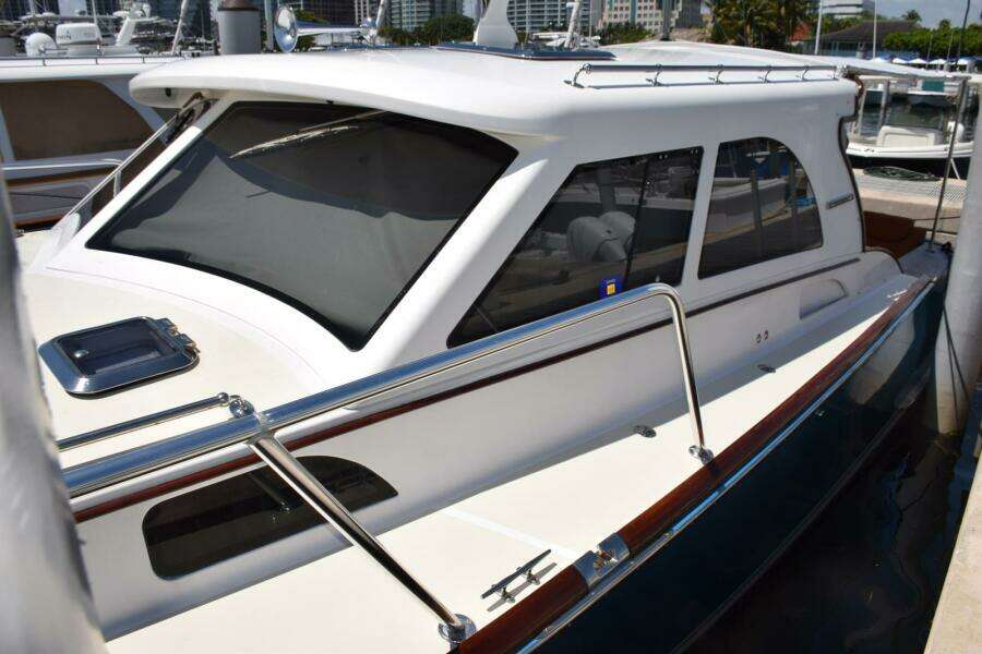 Stylish Deckhouse Windows and Trim  