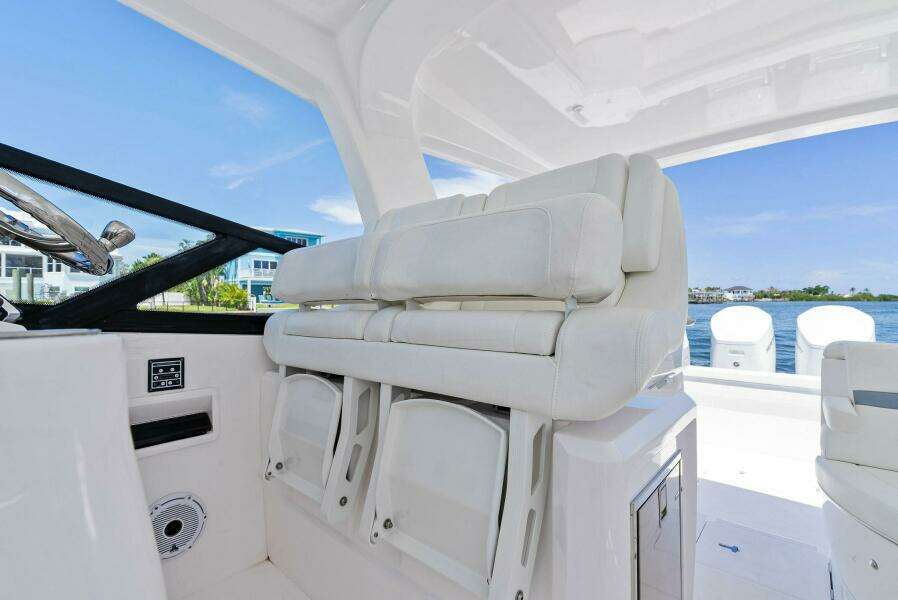 2022 Intrepid 438 Evolution