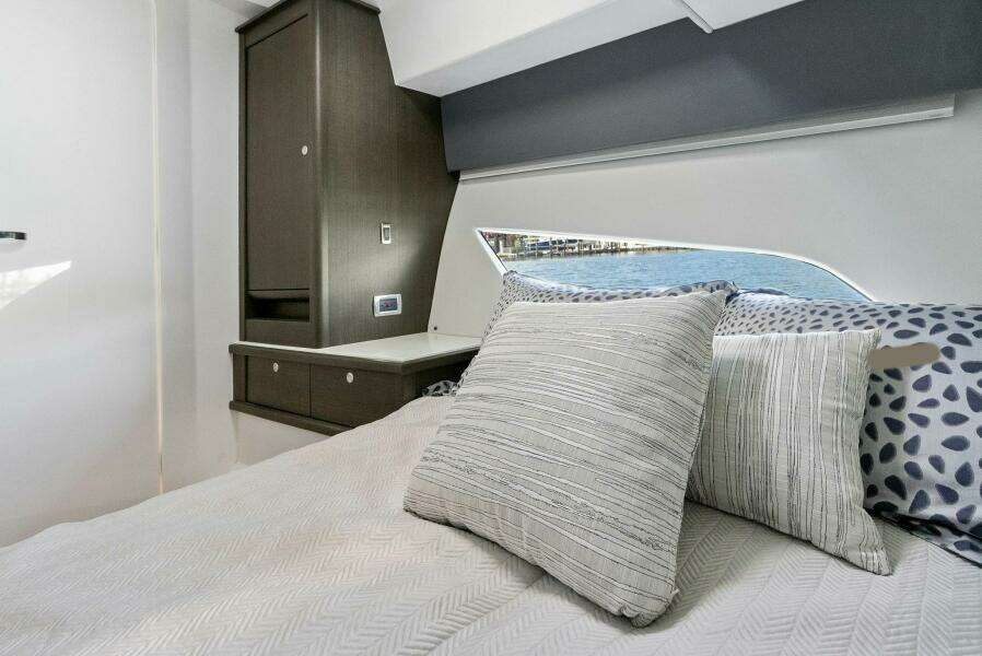 2022 Intrepid 438 Evolution