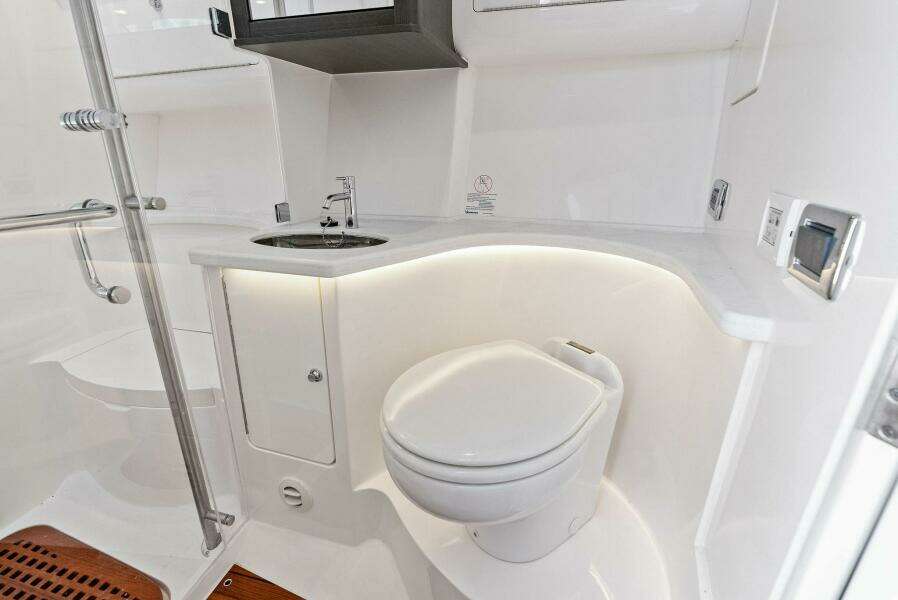 2022 Intrepid 438 Evolution