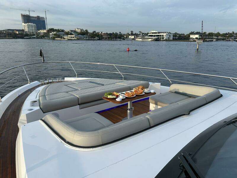 2024 Fairline Squadron 68