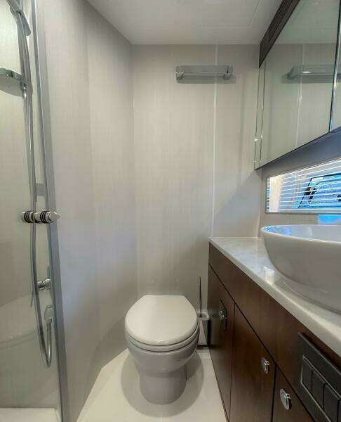 2023 Fairline Phantom 65