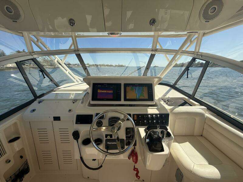 2016 Grady-White 330 Express