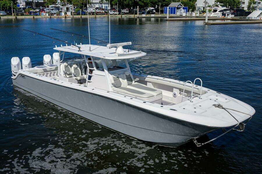 Invincible 46 Argento II - Exterior Profile