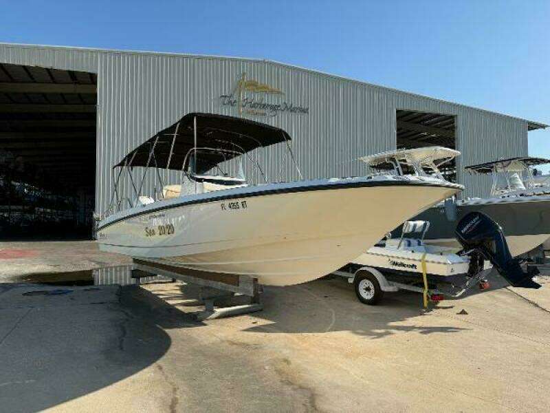 2017 Boston Whaler 270 Dauntless