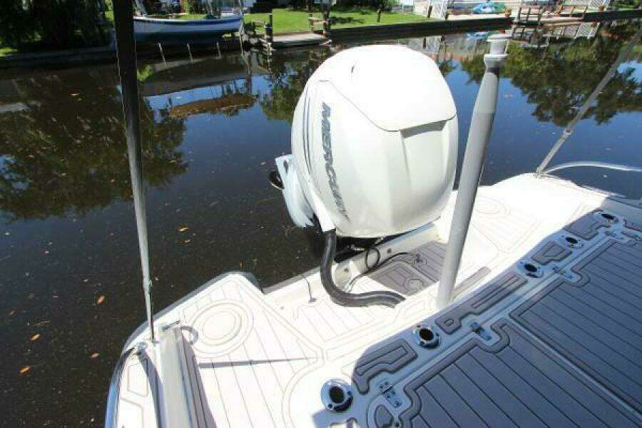 2017 Boston Whaler 270 Dauntless