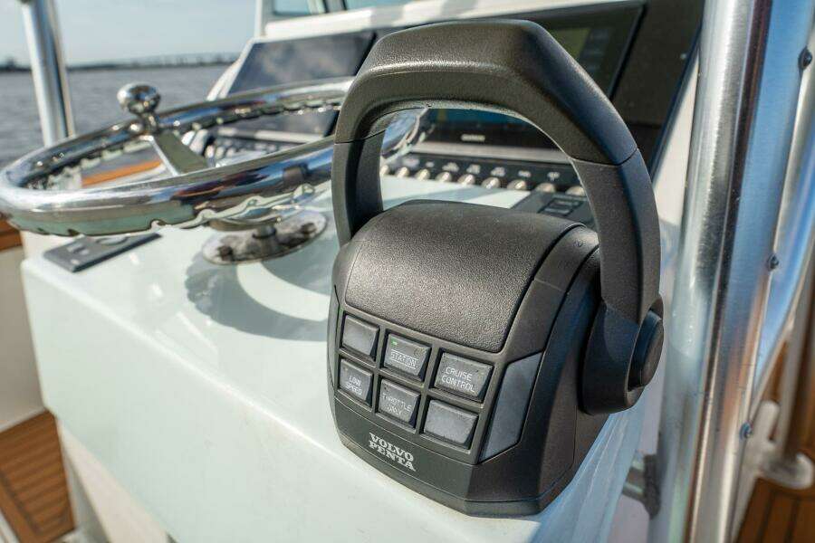 2009 Bimini 24 Center Console