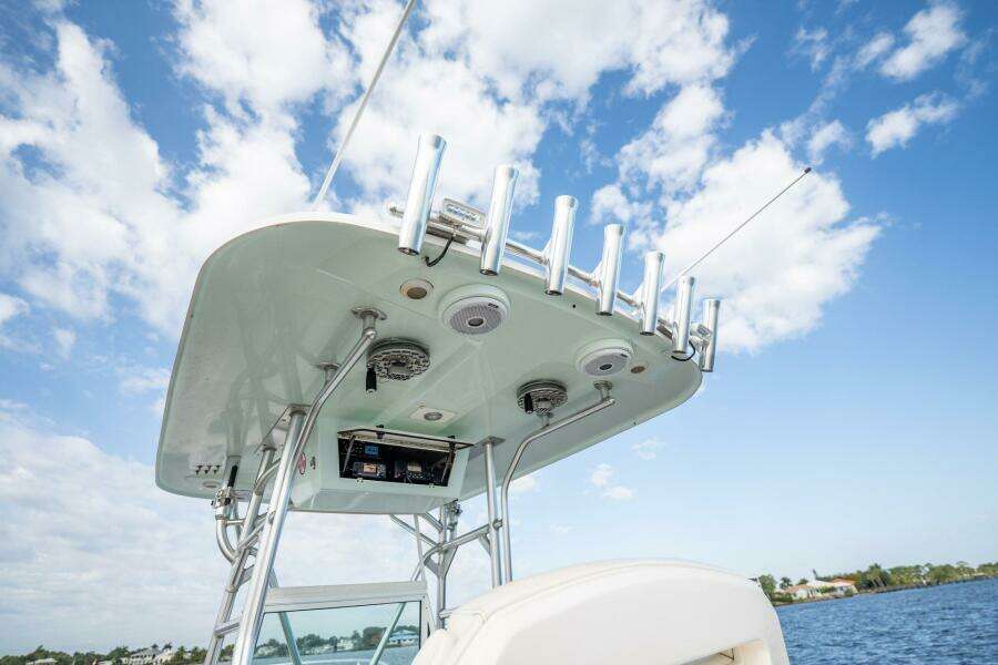 2009 Bimini 24 Center Console