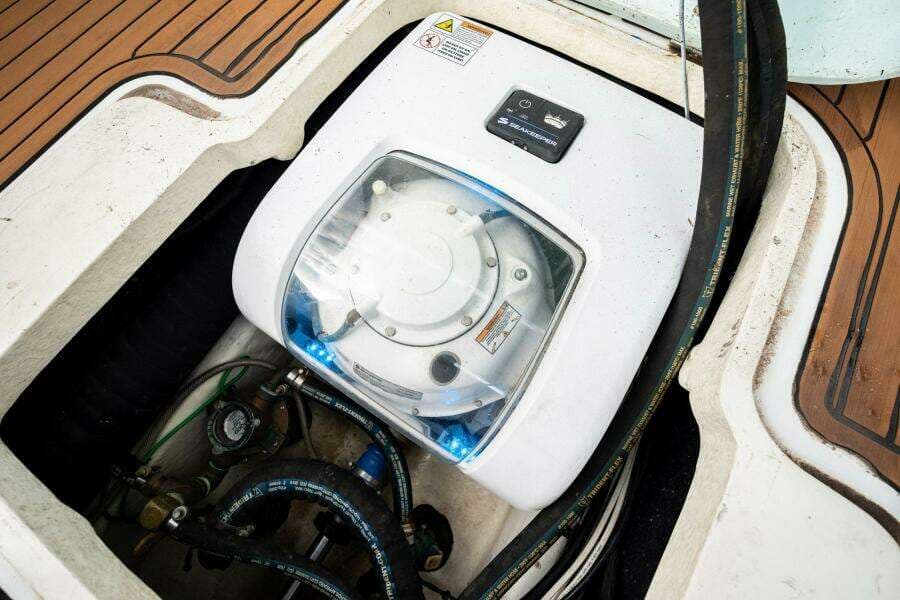 2009 Bimini 24 Center Console