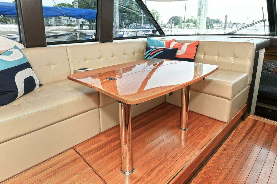 2015 Tiara Yachts C44 Coupe