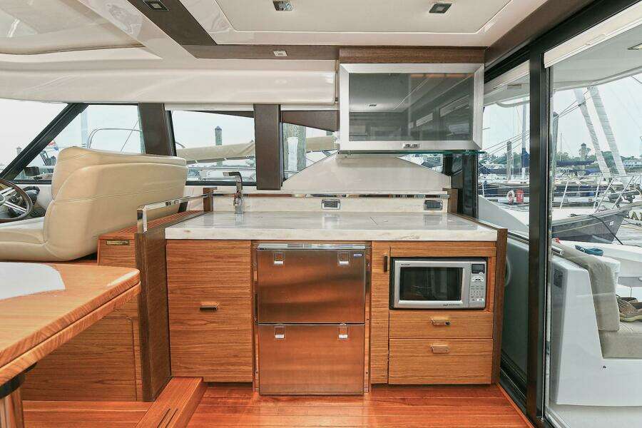 2015 Tiara Yachts C44 Coupe