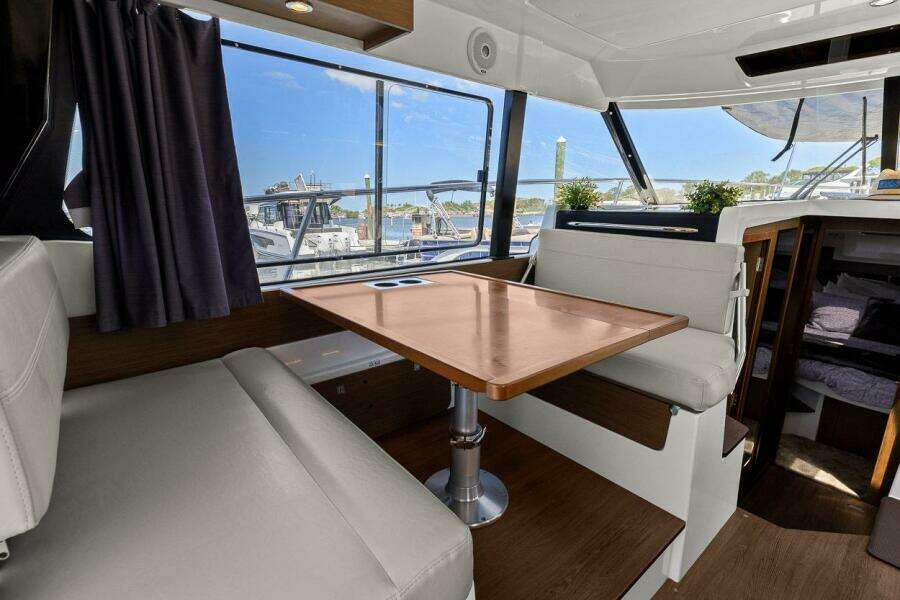 2020 Jeanneau NC 1095 Fly