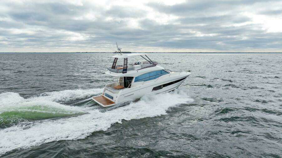 2024 46 Prestige Flybridge -Running Profile