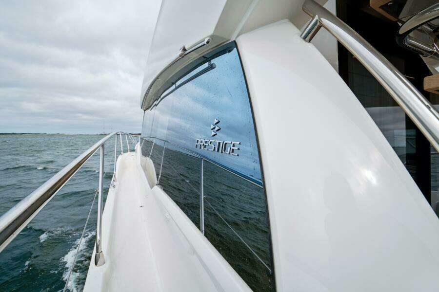 2024 46 Prestige Flybridge -Walkway to Foredeck
