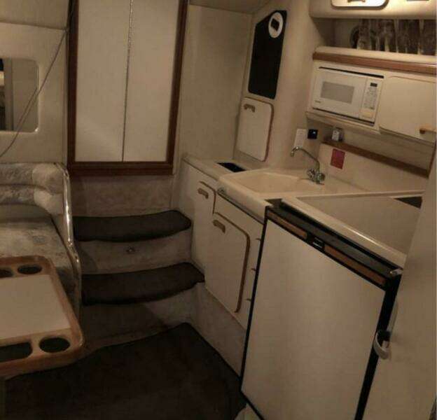1994 Sea Ray 330 Express Cruiser