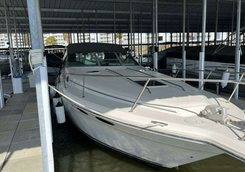 1994 Sea Ray 330 Express Cruiser