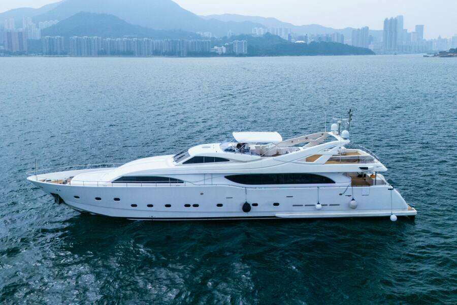 2005 Custom Line Custom Line 112