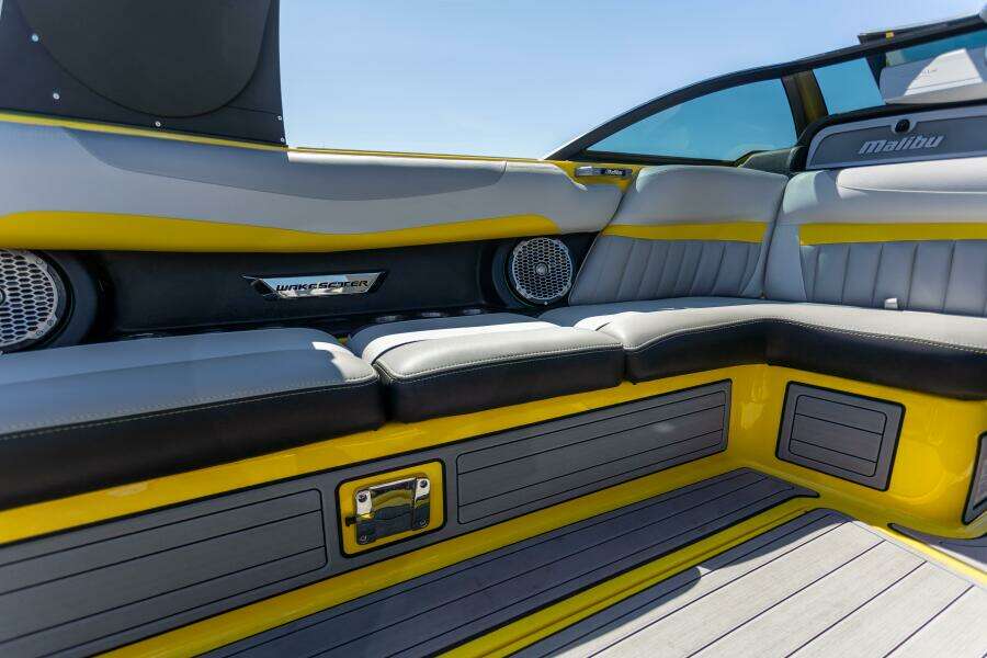 2016 Malibu MKZ 24.5